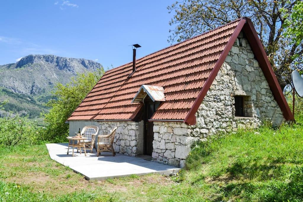 Grandma's Hut Niksic Exterior foto